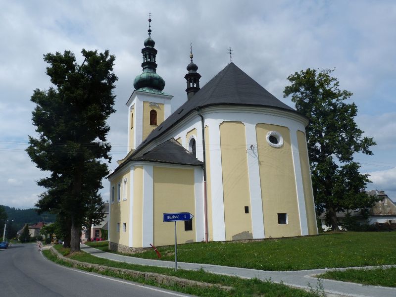 Galerie: Nový Malín - Rekonstrukce fasády věže kostela Narození P. Marie