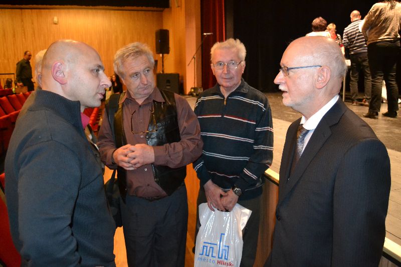 Galerie: Projekt Život a historie vypálených obcí - konference Hlinsko - 4. 11. 2014