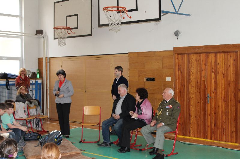 Galerie: Projekt Život a historie vypálených obcí - exkurze Prlov - 26. 3. 2014