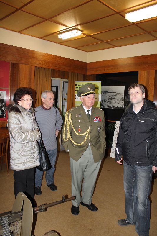 Galerie: Projekt Život a historie vypálených obcí - exkurze Prlov - 26. 3. 2014