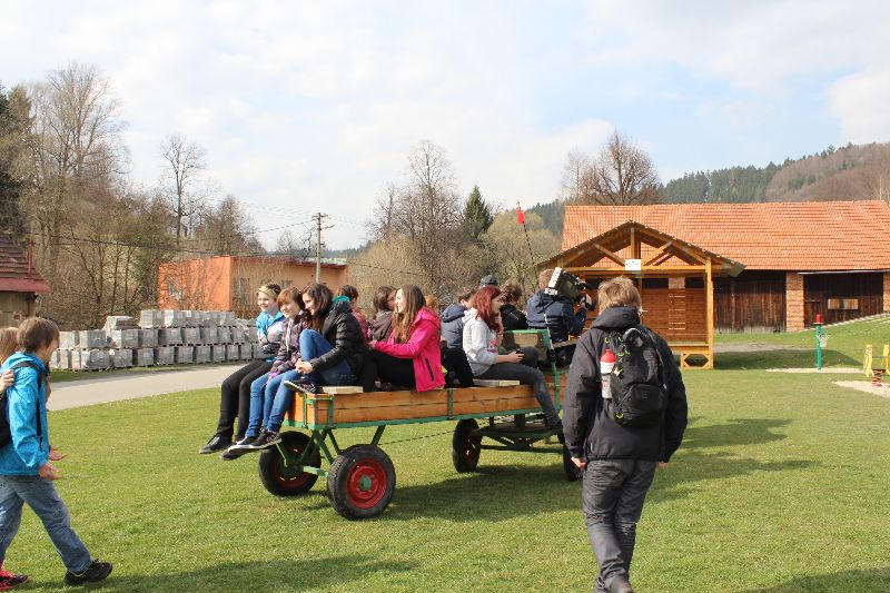 Galerie: Projekt Život a historie vypálených obcí - exkurze Prlov - 26. 3. 2014