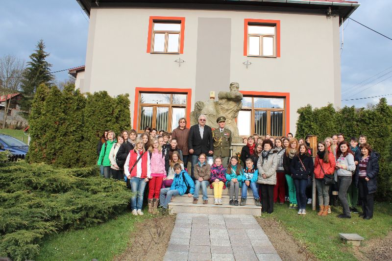 Galerie: Projekt Život a historie vypálených obcí - exkurze Prlov - 26. 3. 2014