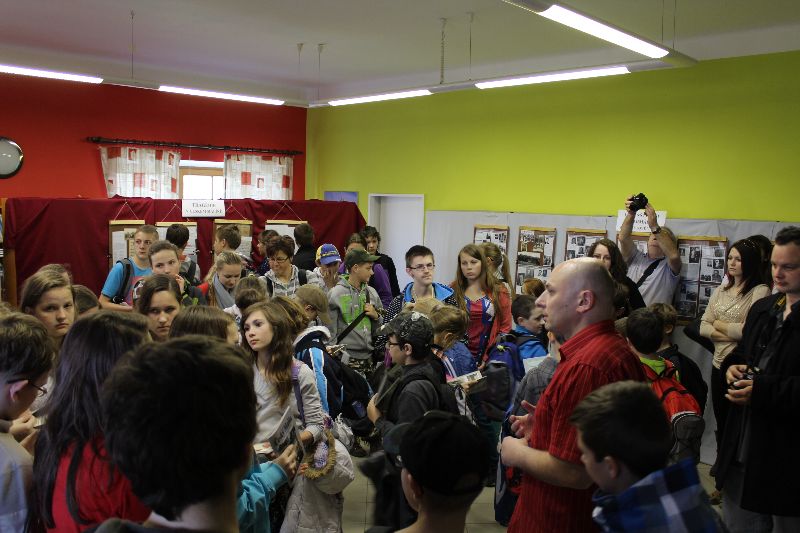 Galerie: Projekt Život a historie vypálených obcí - exkurze Nový Malín - 2. 4. 2014