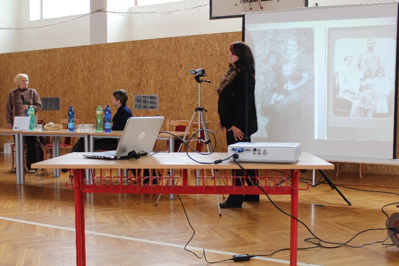 Galerie: Projekt Život a historie vypálených obcí - exkurze Ležáky - 9. 4. 2014
