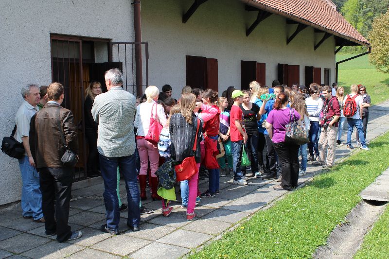 Galerie: Projekt Život a historie vypálených obcí - exkurze Lačnov - 29. 4. 2014