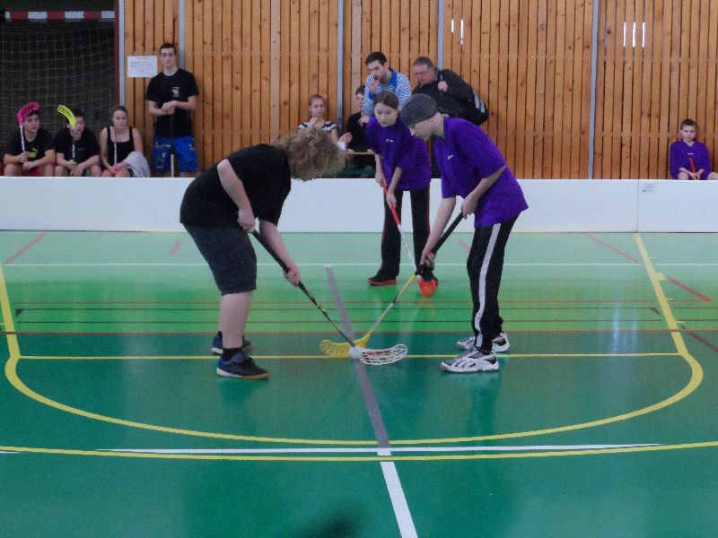 Galerie: Sněm mládeže: VI. ročník Florbalového turnaje - 6. 2. 2015 Rapotín