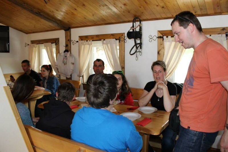 Galerie: Divadelní výjezd k našim slovenským partnerům – 24. – 26. 4. 2015 - MAS Vršatec