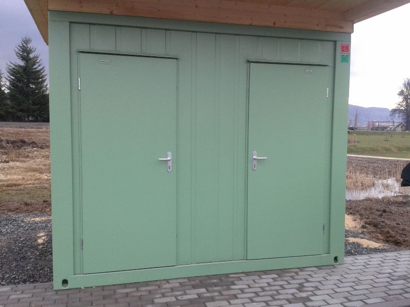 Galerie: WC s přístřeškem v centru obce Velké Losiny a u Areálu zdraví