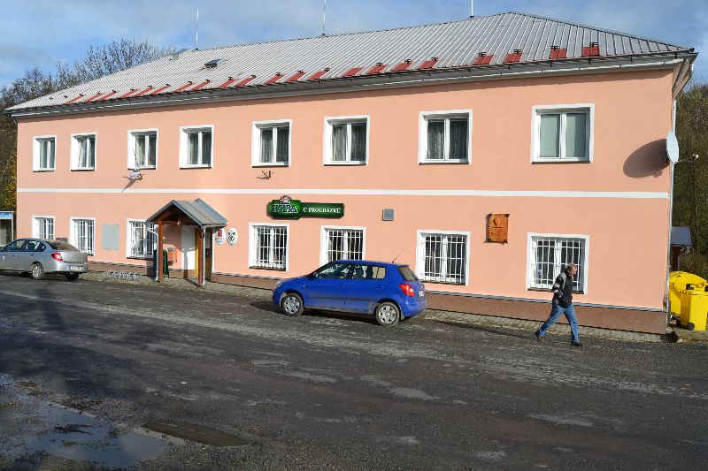 Galerie: Oprava fasády Kulturního domu a vybavení sálu v Rejcharticích