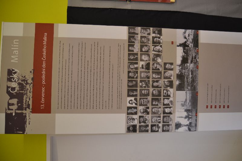 Galerie: Projekt Život a historie vypálených obcí - Pietní vzpomínka 11. 7. 2014 Nový Malín