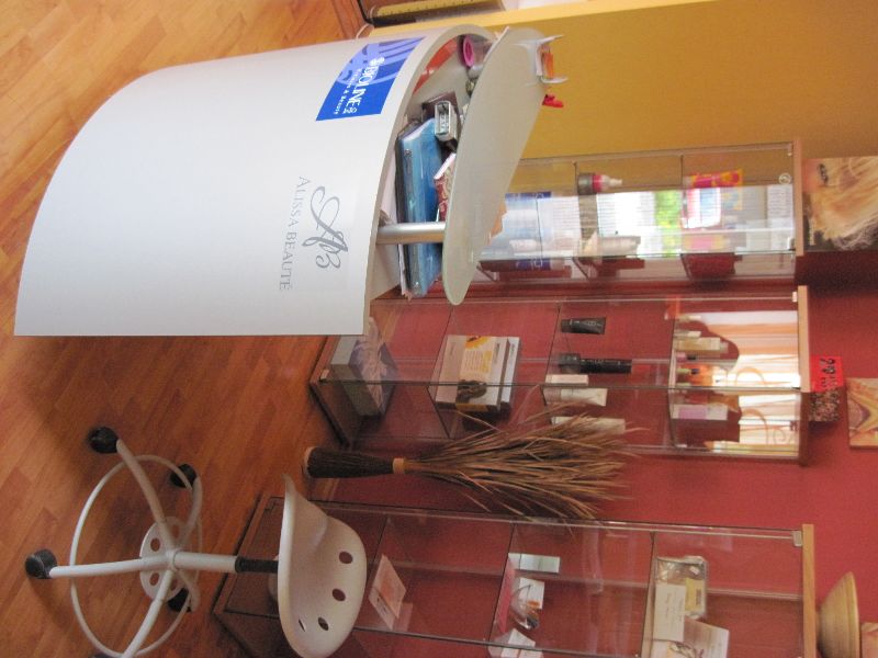 Galerie: Rekonstrukce prostor kosmetiky a kadeřnictví