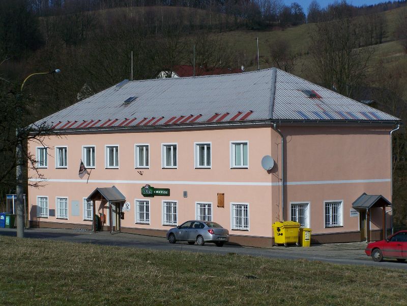 Galerie: Oprava fasády Kulturního domu a vybavení sálu v Rejcharticích