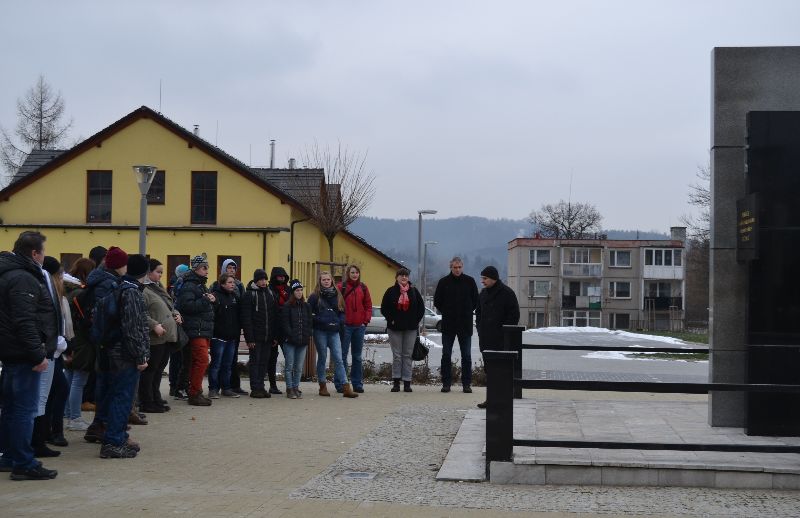 Galerie: Exkurze k projektu Život a historie vypálených obcí – 20. 1. 2016 Nový Malín