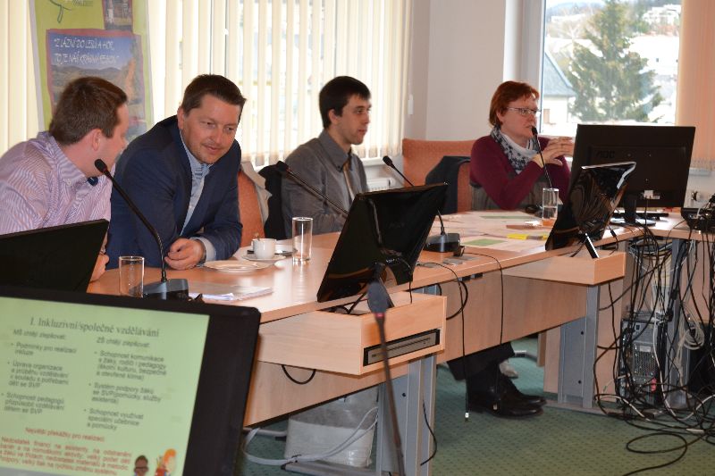 Galerie: MAP: Společné jednání škol ORP Šumperk a jejich zřizovatelů - 1. 4. 2016 Šumperk