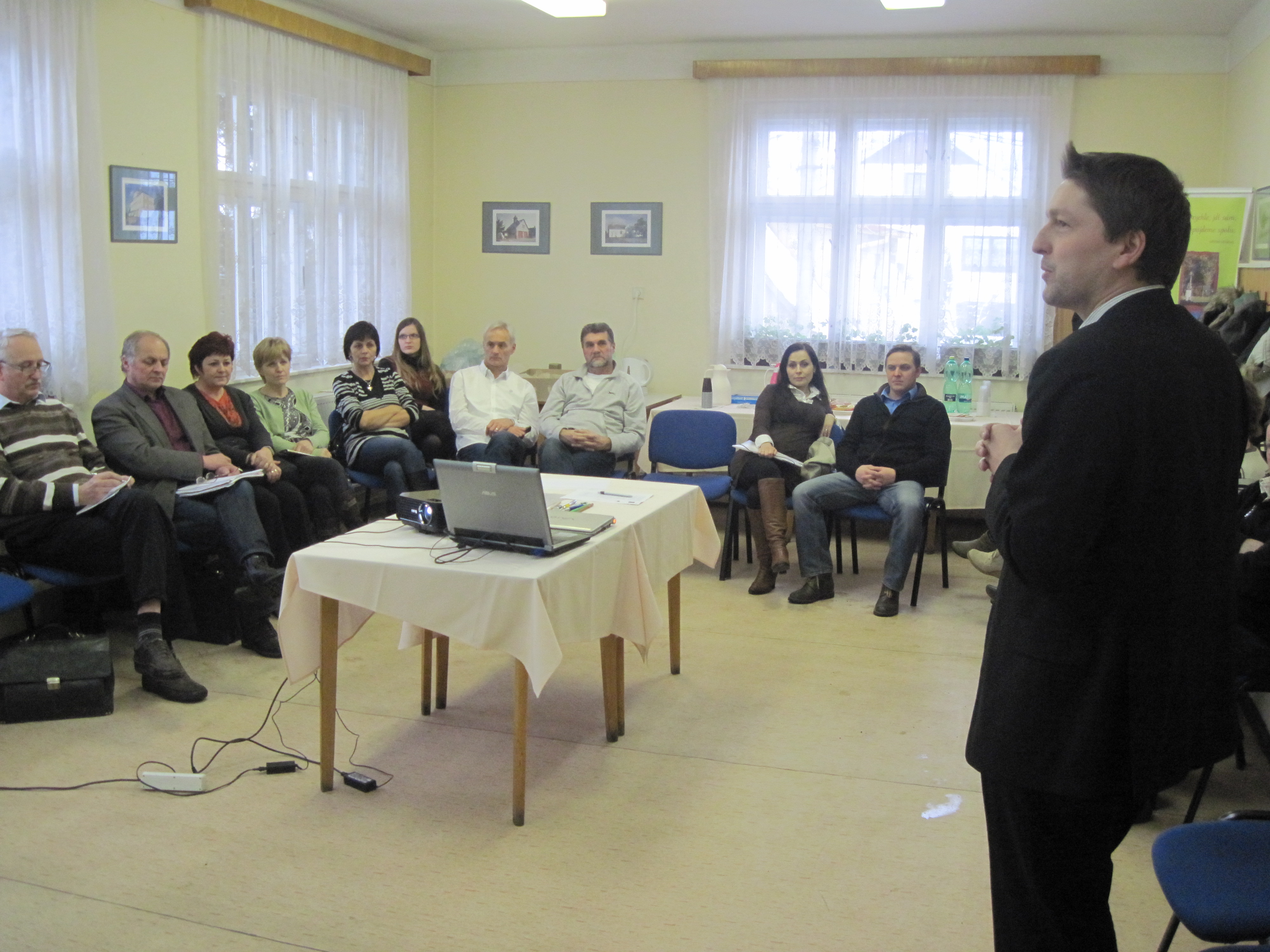 Galerie: Projednávání strategie rozvoje území MAS 13. 2. 2013