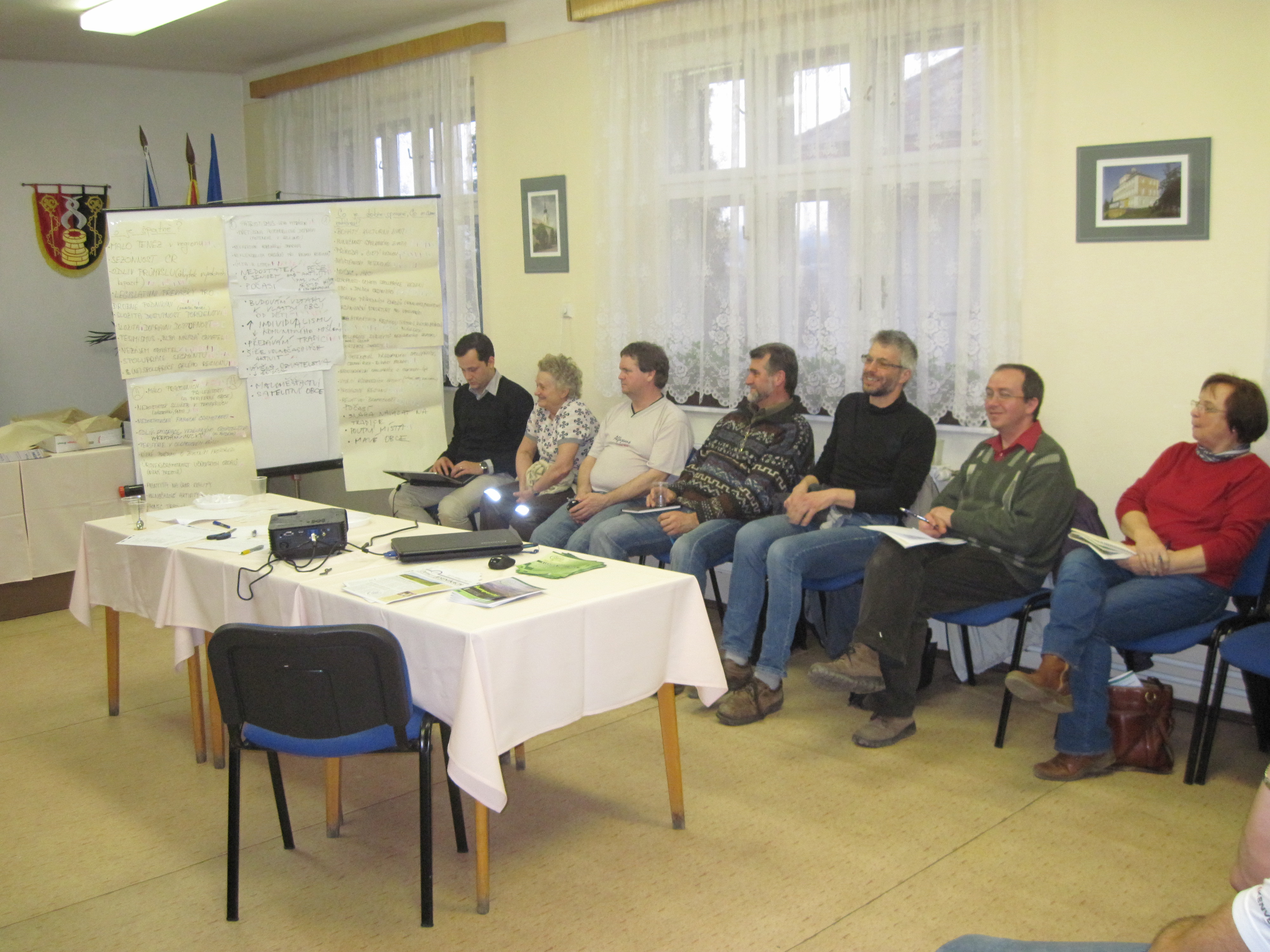 Galerie: Projednávání strategie rozvoje území MAS 13. 2. 2013