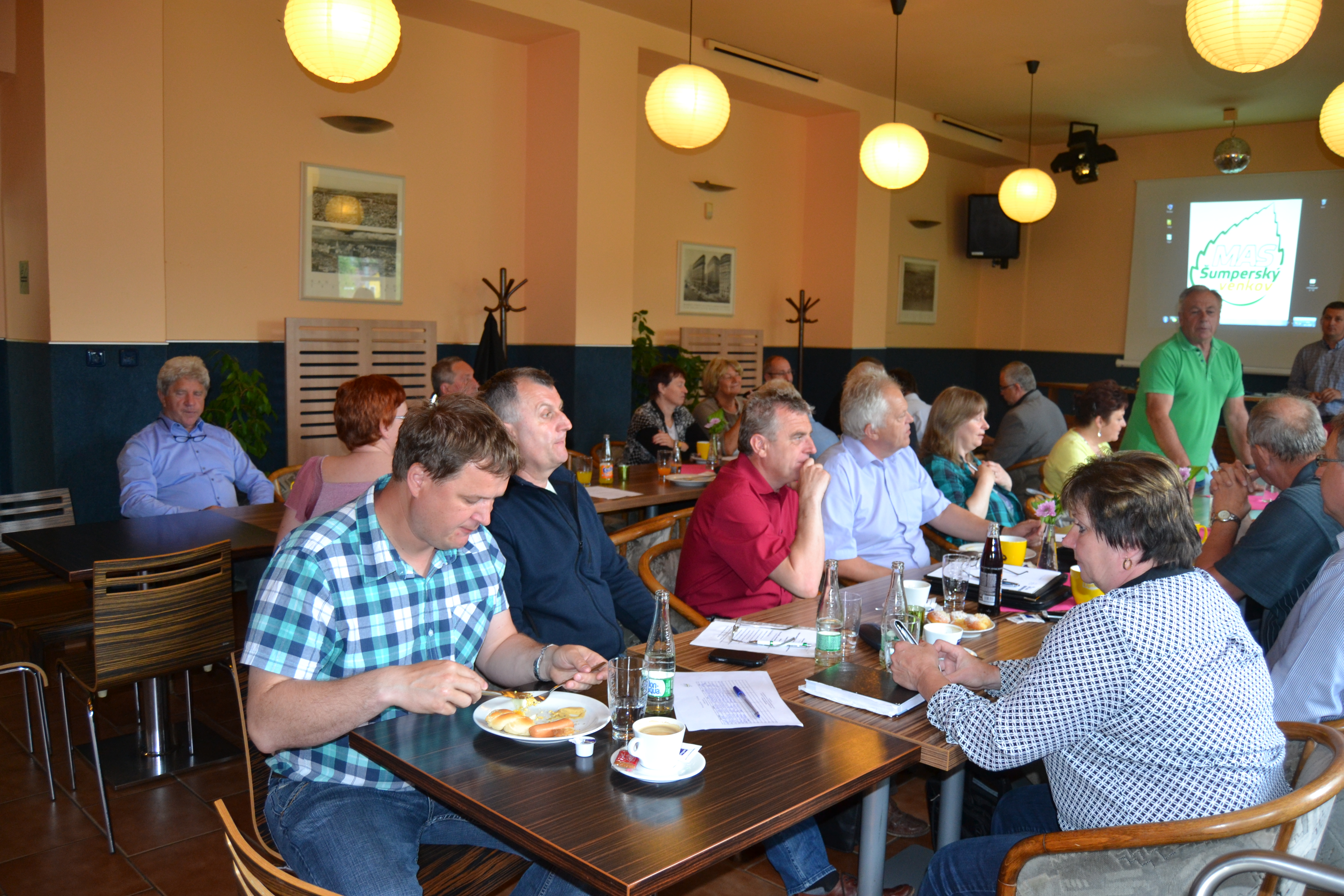 Galerie: Snídaně starostů - 30. 5. 2016 Loučná nad Desnou