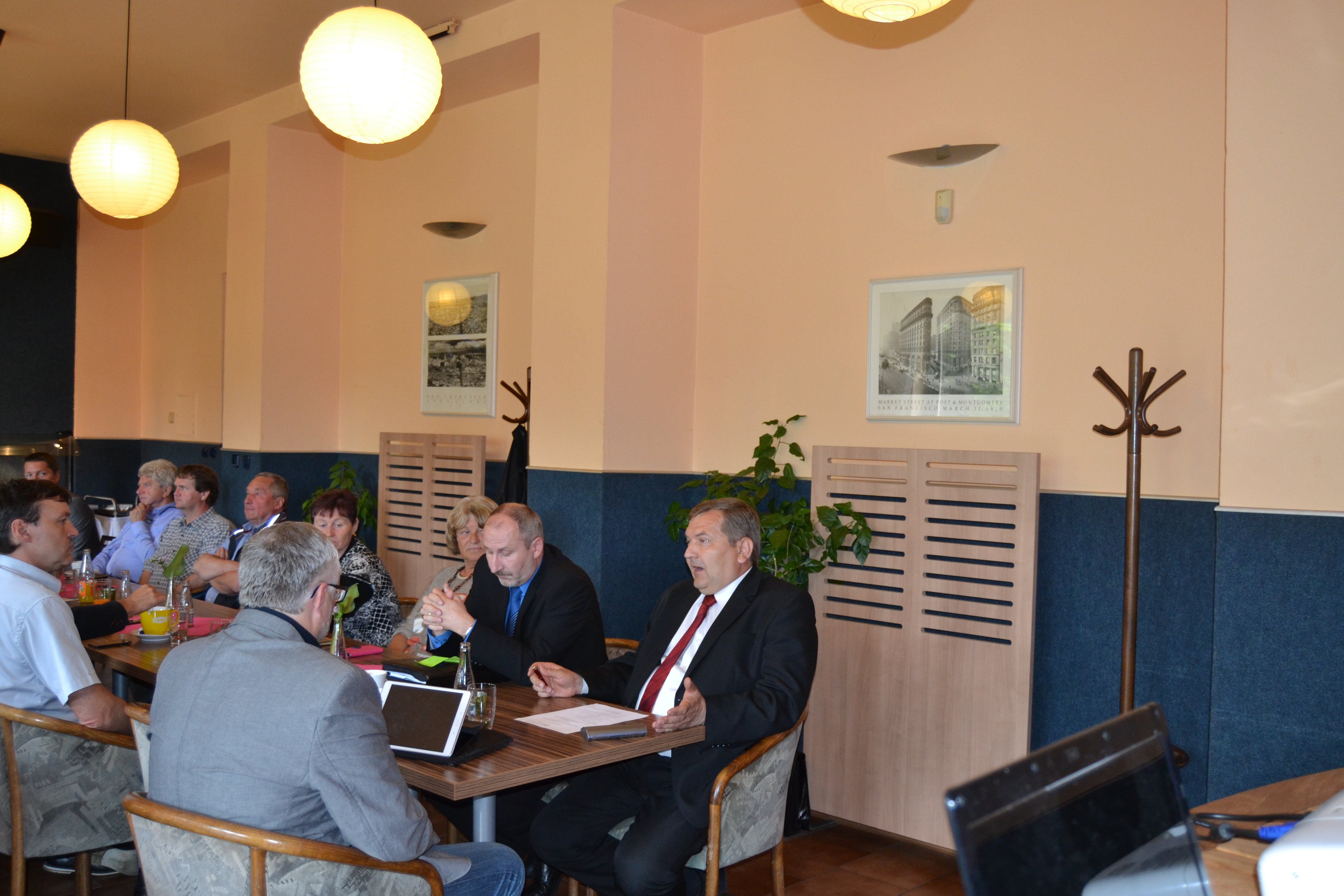 Galerie: Snídaně starostů - 30. 5. 2016 Loučná nad Desnou