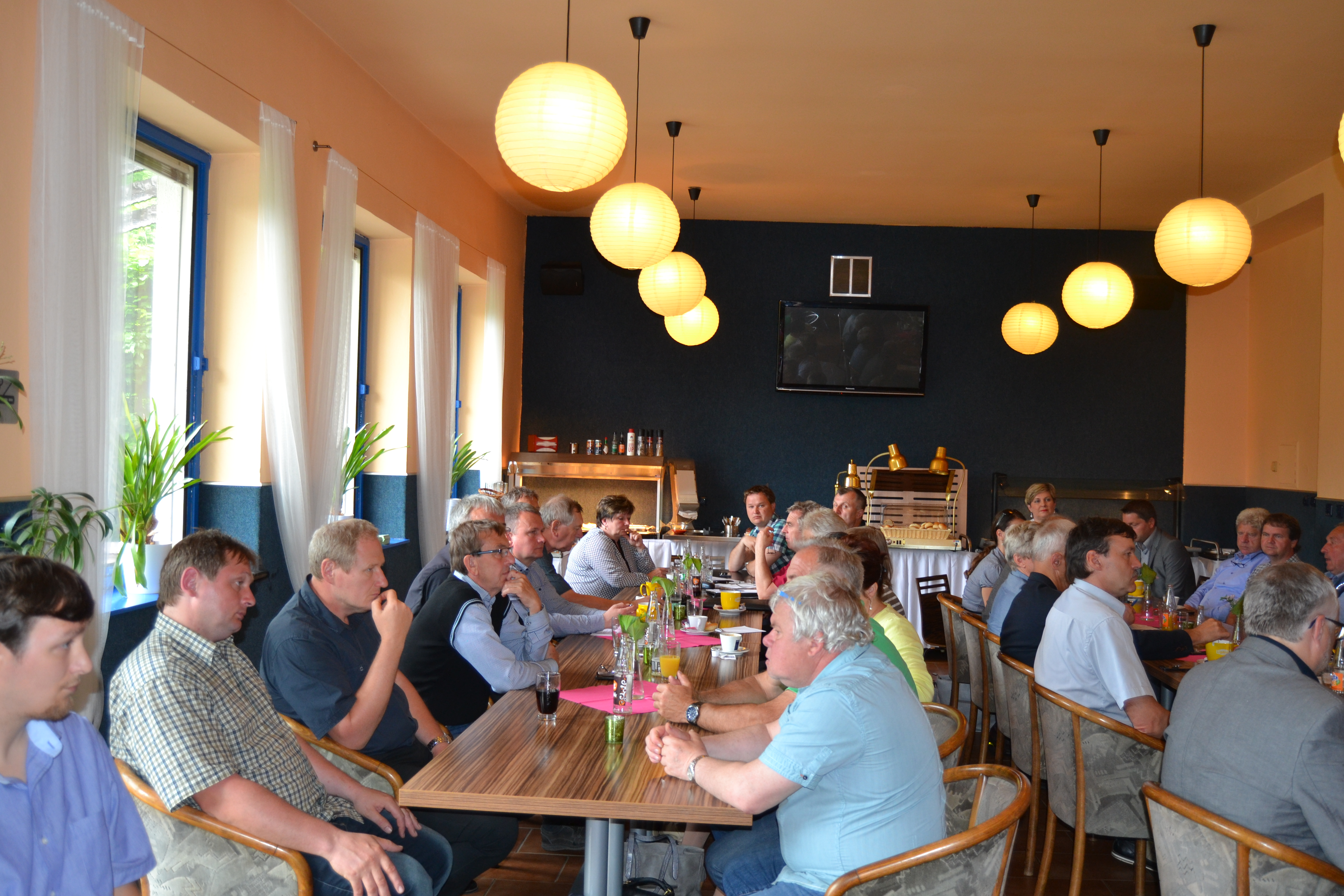 Galerie: Snídaně starostů - 30. 5. 2016 Loučná nad Desnou