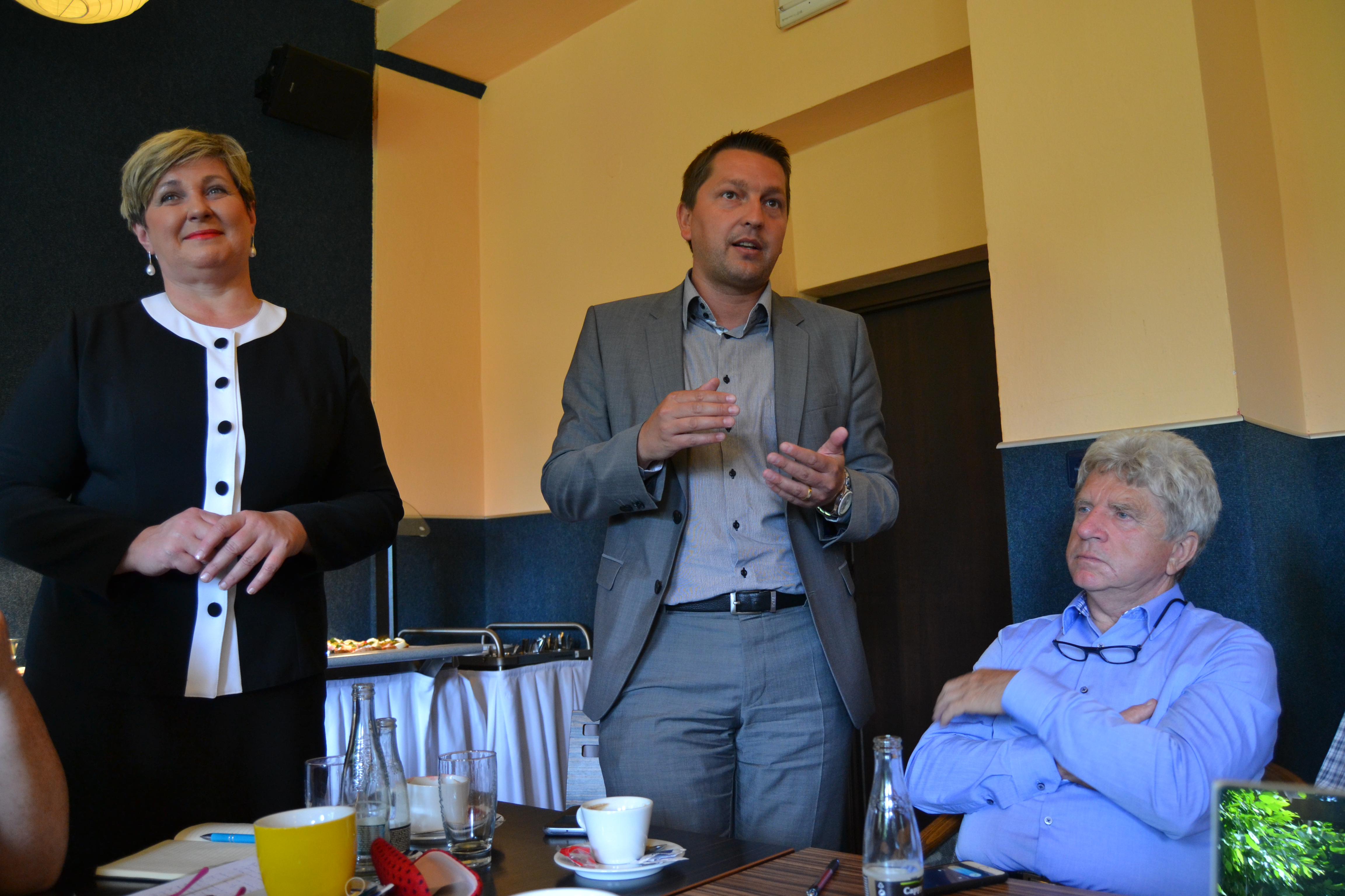 Galerie: Snídaně starostů - 30. 5. 2016 Loučná nad Desnou