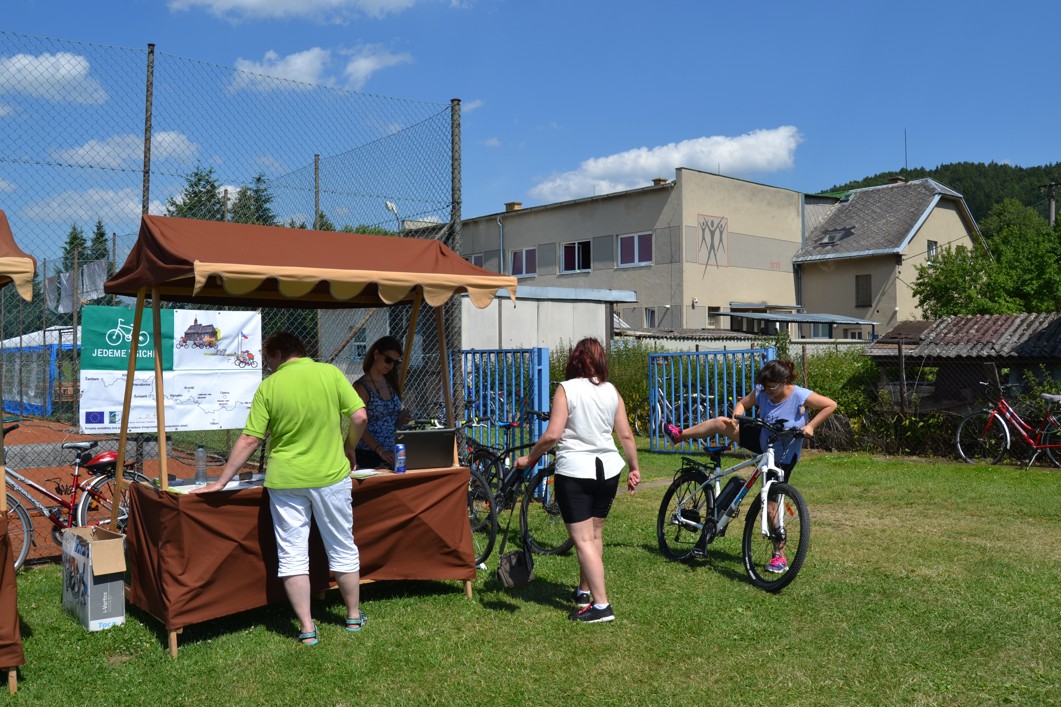 Galerie: Propagační akce na podporu elektrokol – 24. 6. 2017 Hudba bez hranic